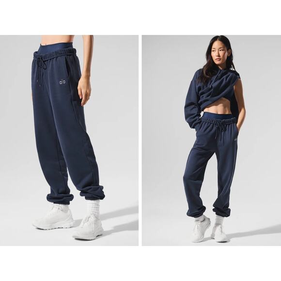 (L) NWT $138 Alo Yoga Accolade Sweatpant Navy - Picture 3 of 8